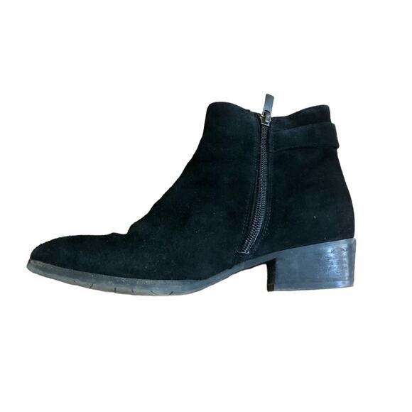 Aquatalia Black Suede Almond Toe Low Heel Ankle Boot Silver Buckle Size 6.5 - Picture 4 of 10